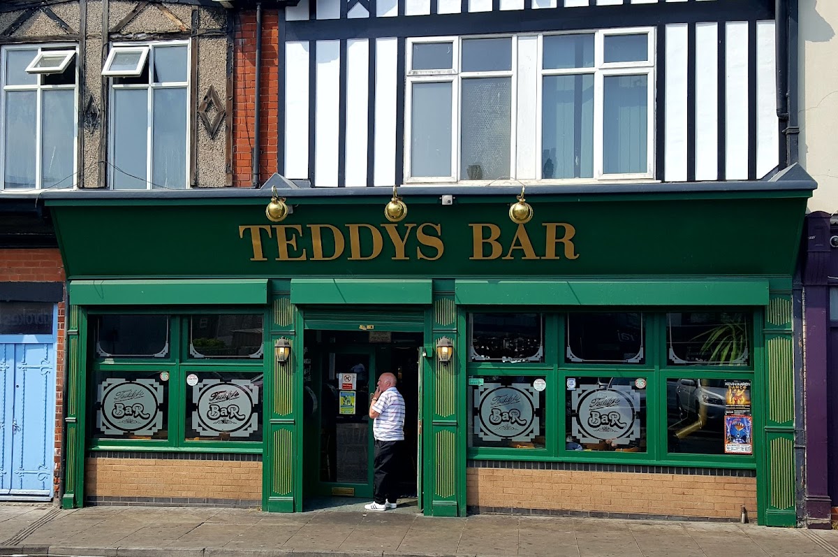 Teddy's Bar